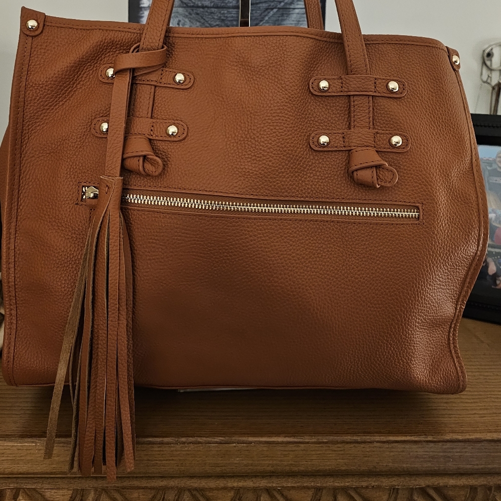 Classic Tan Leather Tote Bag with Tassel - Picture 3 of 16